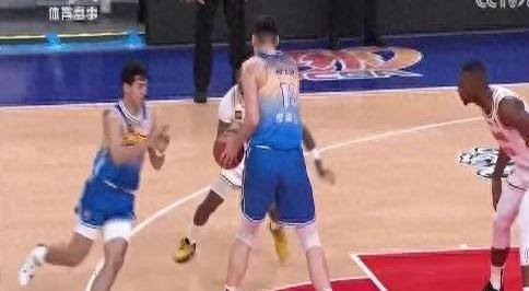 九游娱乐官方-篮球比赛激烈的竞争让人目不暇接的简单介绍